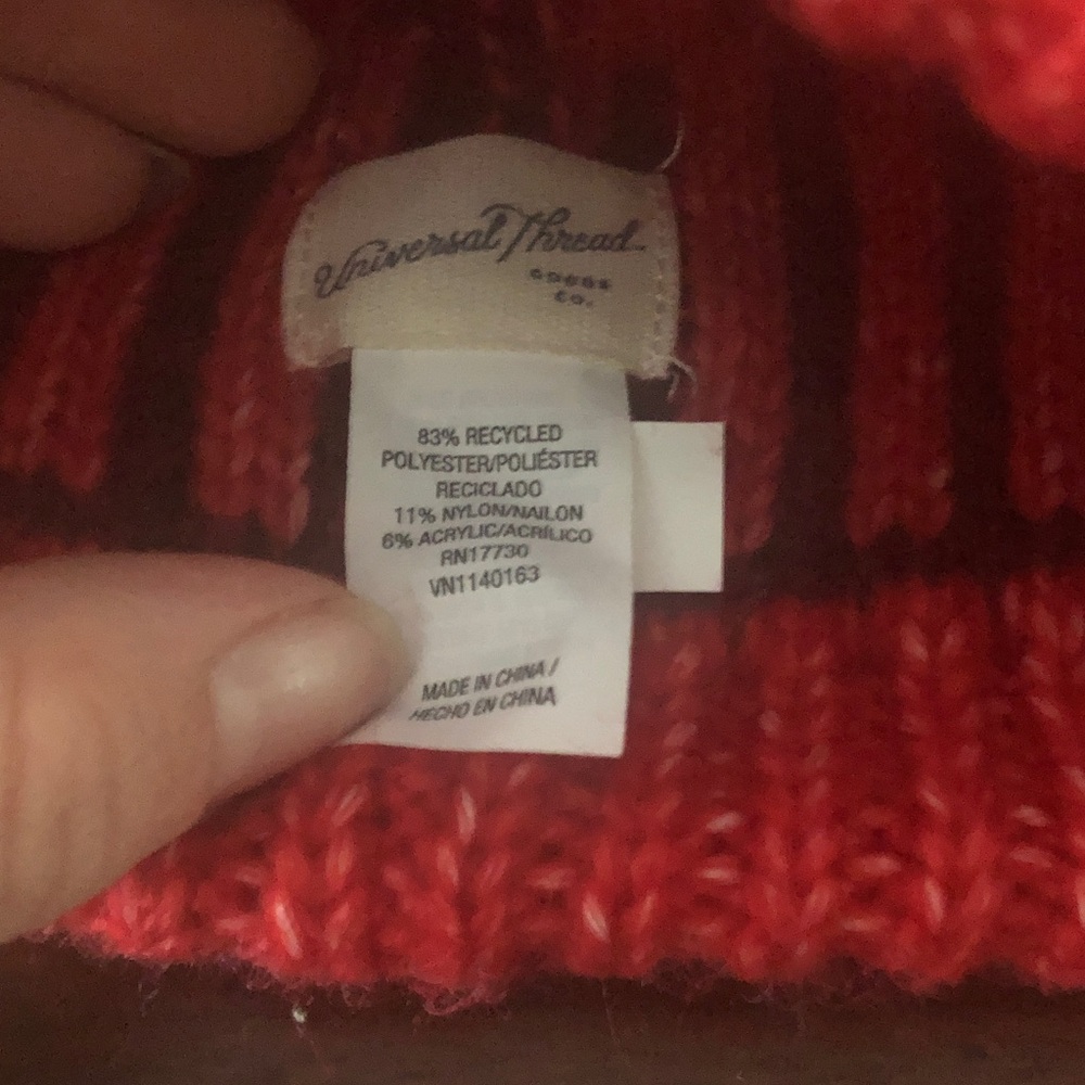 🚚 Universal Thread Red Knit Beanie - Picture 5 of 6